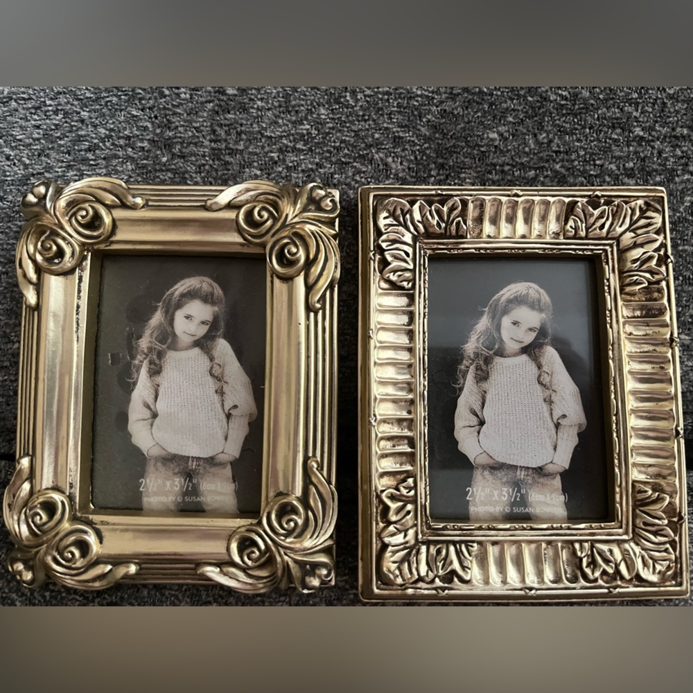 Frames fits 2 1/2 x 3 1/2